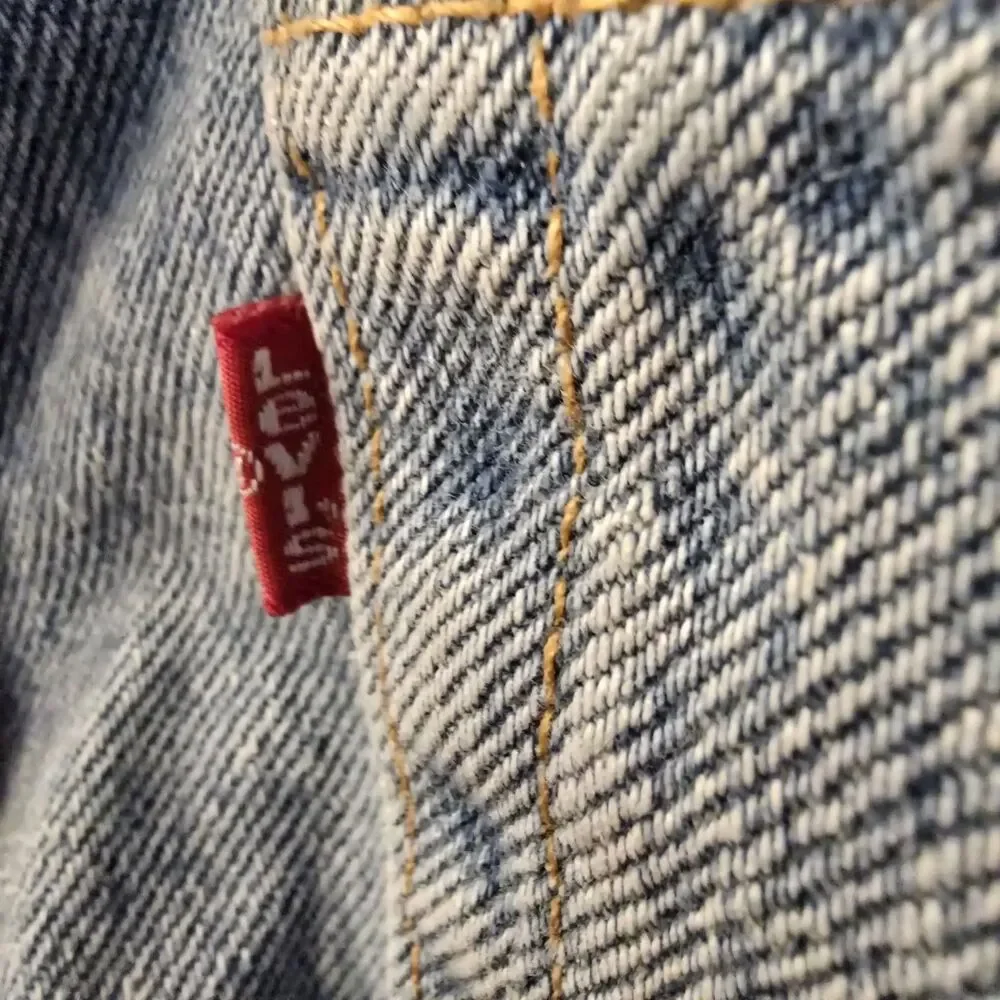 Vintage 90s made in USA Levi's 560 loose fit tapered leg Jeans 42w 32L Blue